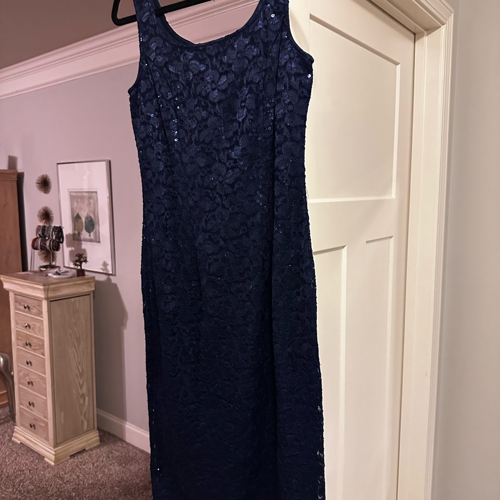 Sophisticated Navy Lace Midi Dress